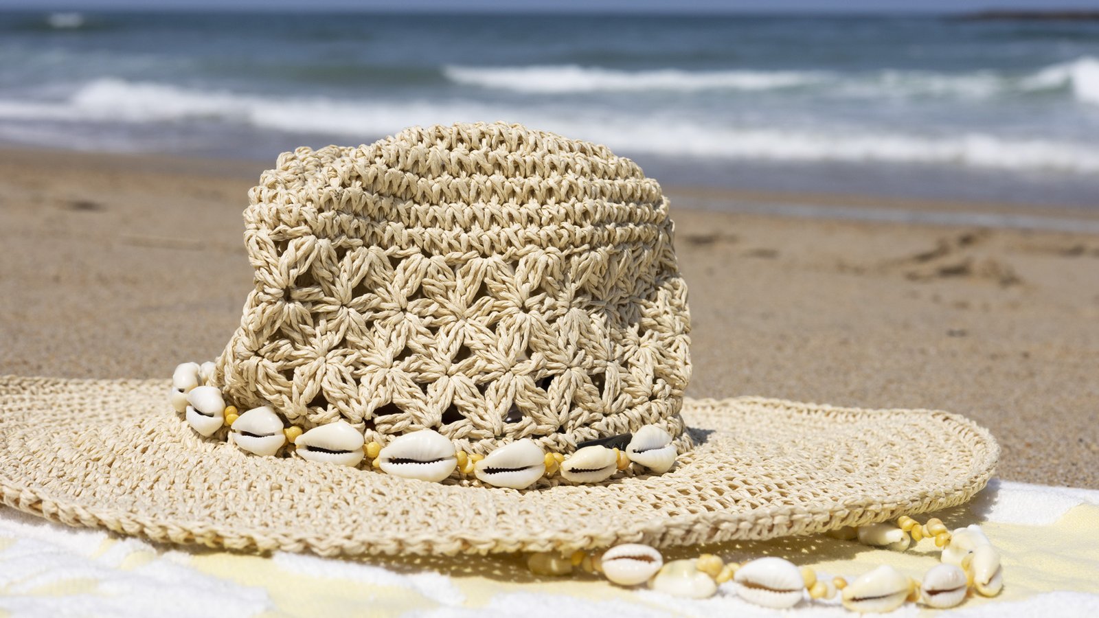 DIY Beaded Shell Beach Hat Band –