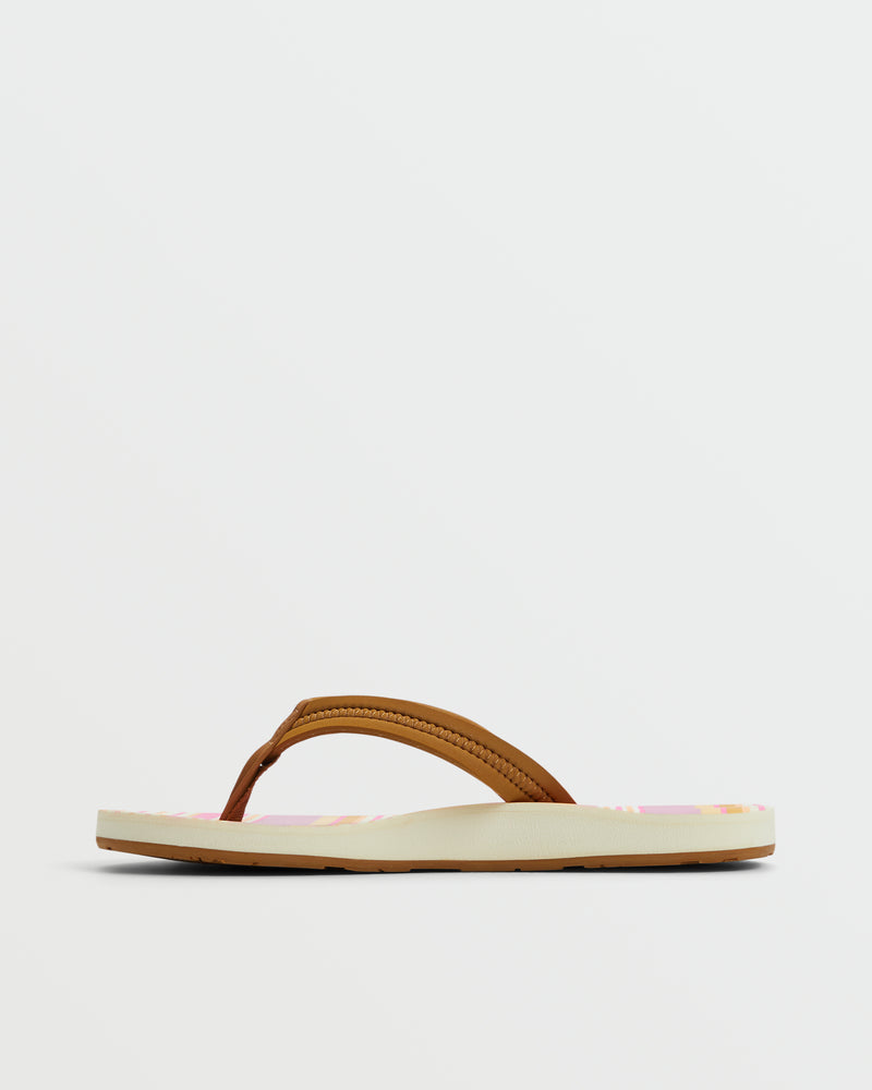 The Roxy Vista Loreto II Sandal is a brown flip-flop with a tan sole and patterned footbed, providing soft support. Shown in profile against a plain white background.